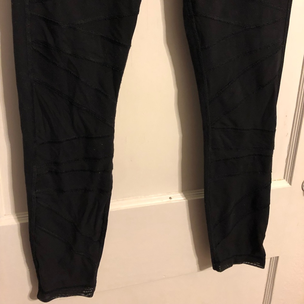 Lululemon High Times Tech Mesh Wunder Under! View 3